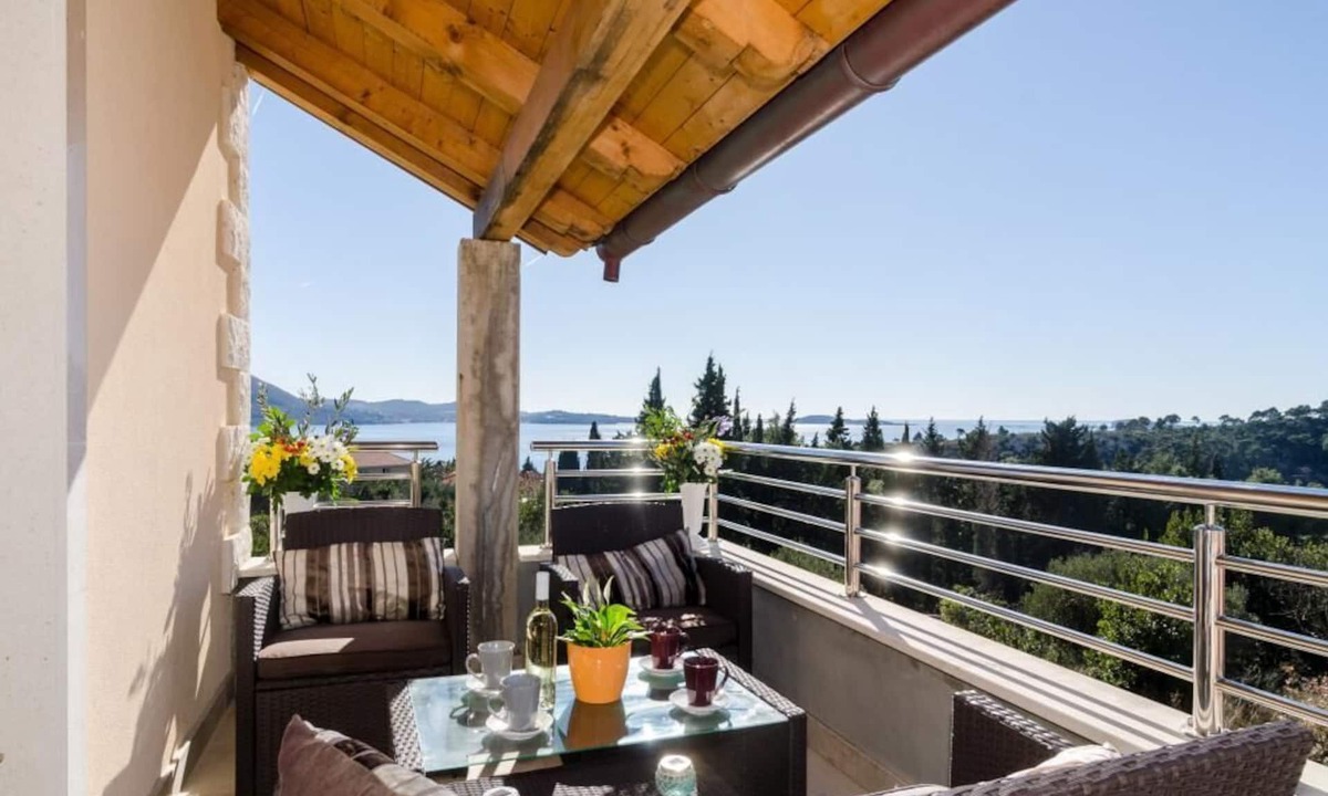 Brasina Villa | Villa Avoca