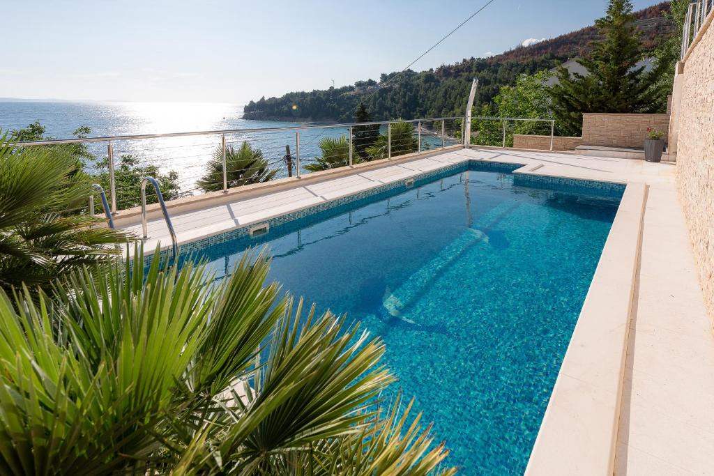 Stanici Villa | Villa Awelon Omis Riviera
