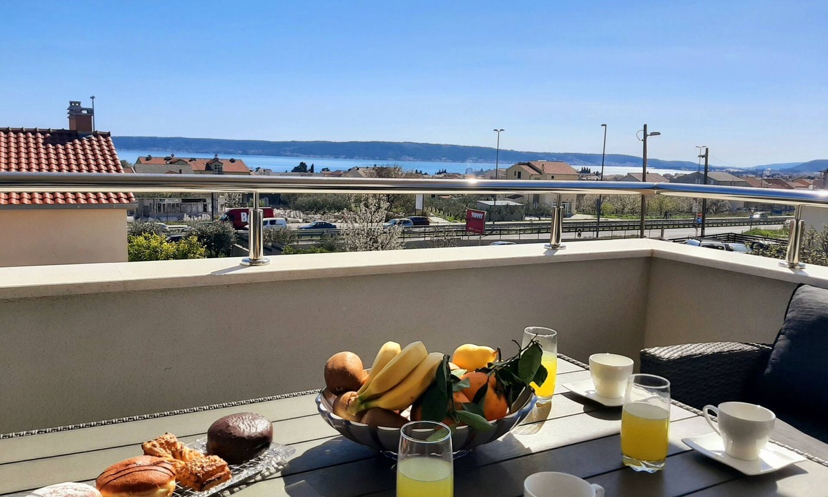 Kastel Luksic Apartment | Villa Axioma 4-Star Luxury Villa, Seaview ,close to beach, 5 balconies, 2 apts