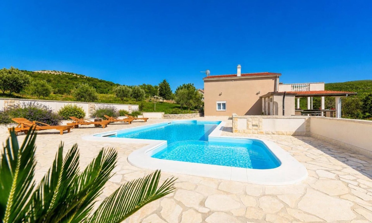 Krusevo Villa | Villa Bella - Five Bedroom Villa, Sleeps 10