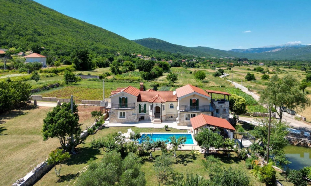 Dicmo Villa | Villa Bosnjak with a private pool