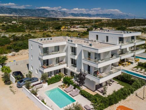 Zrce House | VILLA CALA, Hotel Rooms&Apartments