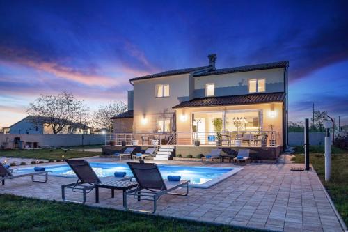 Kozljani Villa | Villa Camelie near Barban for 10 people with playground for children, fitness & pet friendly