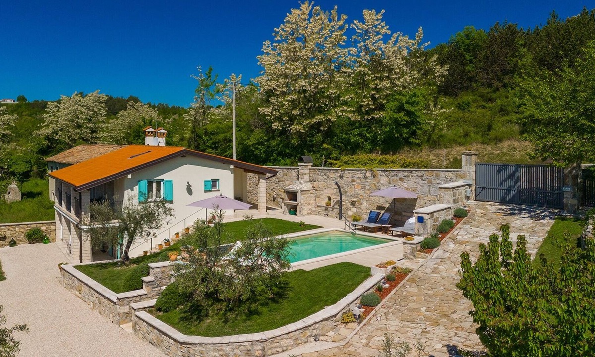 Groznjan Villa | Villa Cartolina by Villas Guide