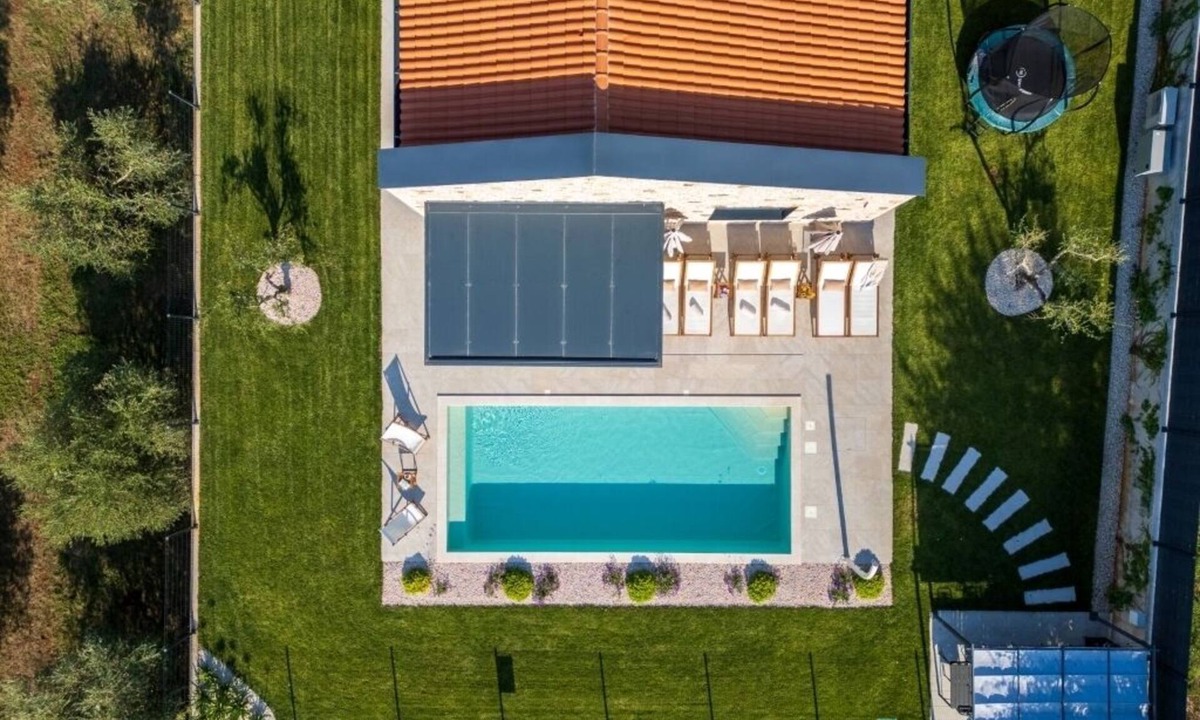 Stifanici Villa | Villa Casa Fiore Viola near Porec - luxury villa with pool, playground & great location