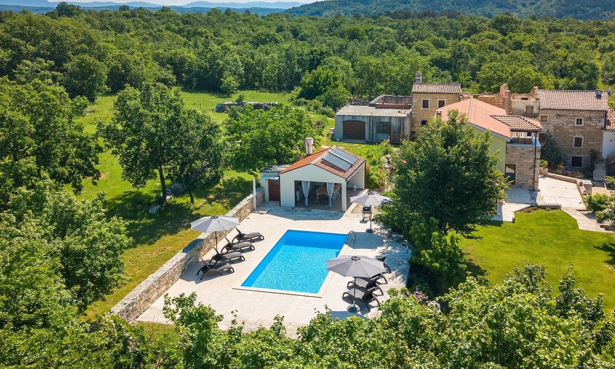 Makovci Villa | Villa Casa Ida by Villas Guide