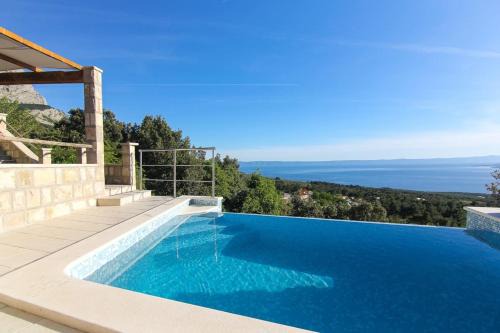 Bast House | Villa Dado