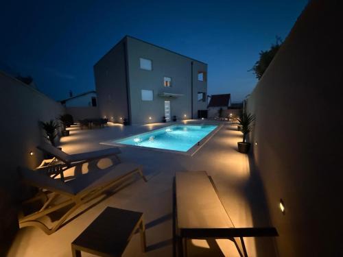 Posedarje Villa | Villa Daisy, Holiday Home near Zadar with Private Heated Pool