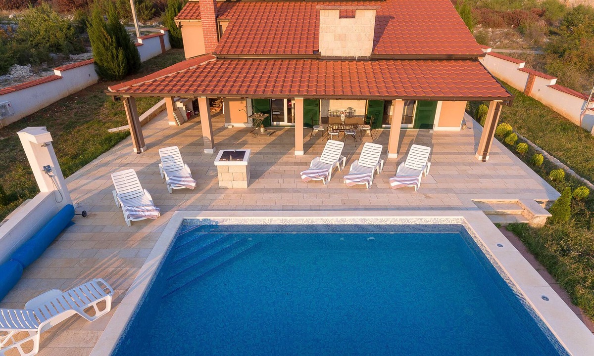 Klis Villa | Villa Dea - Luxury Villa with Outdoor Swimming Pool