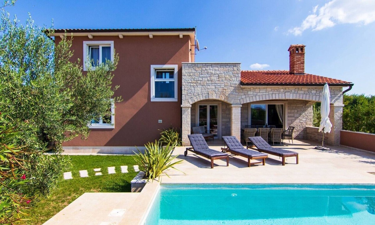Kastelir-Labinci Villa | Villa Dominika by Villsy