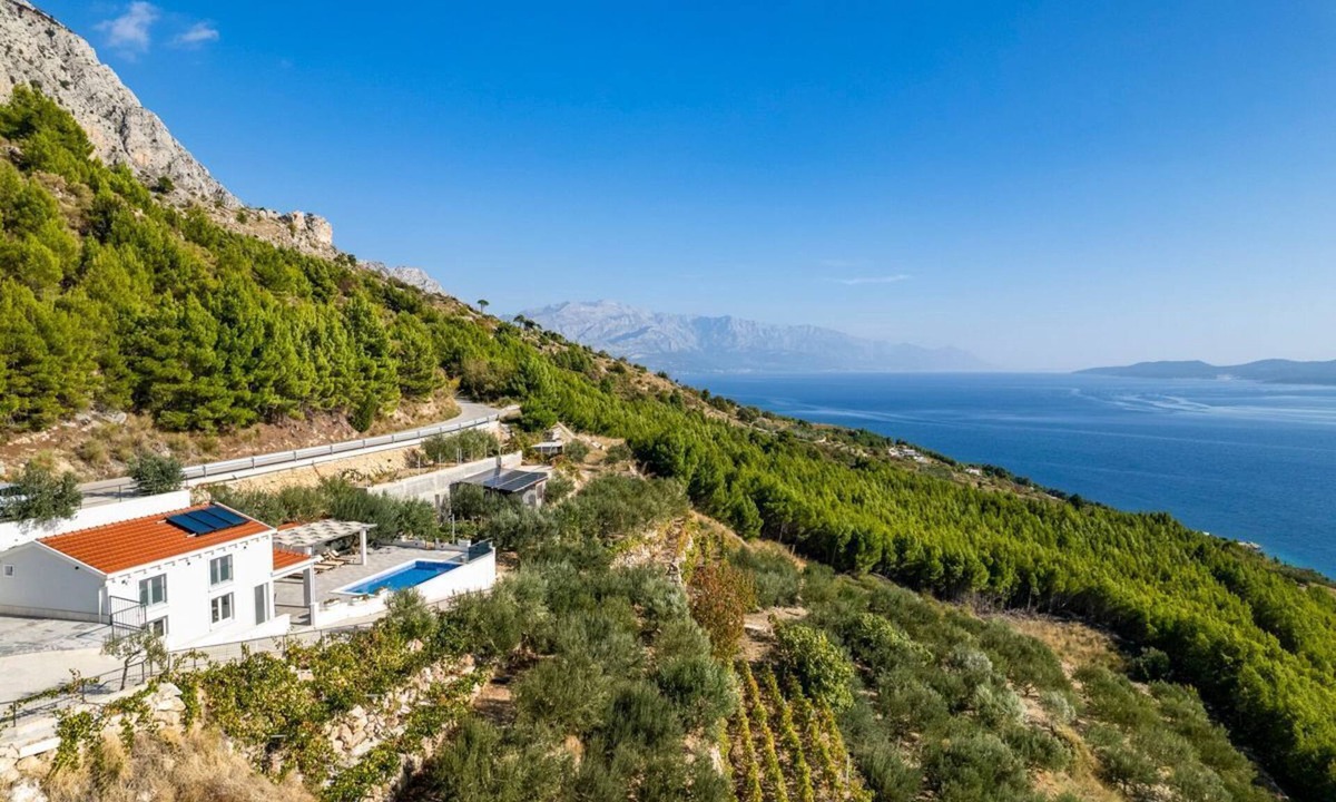 Celina Villa | Villa Dyeing - Two Bedroom Villa, Sleeps 4