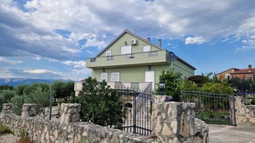 Smilcic Villa | Villa Eagle