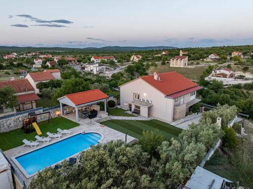 Benkovac Villa | Villa Elder ZadarVillas