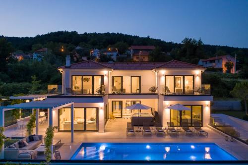 Sinj Villa | Villa Elegance