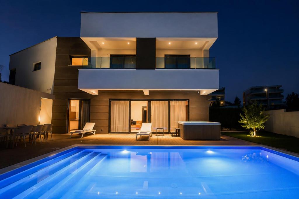 Novalja Villa | Villa Estate