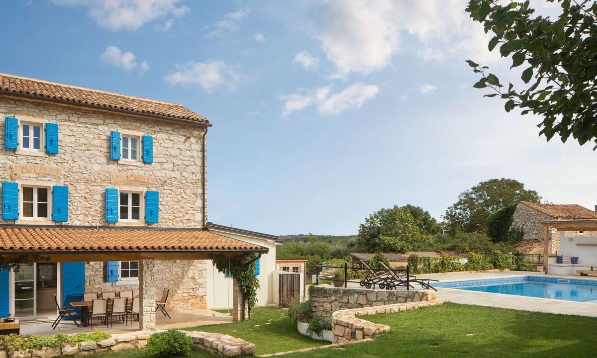 Cepljani House | Villa Flavia Traditionelles Steinhaus mit Pool by Interhome