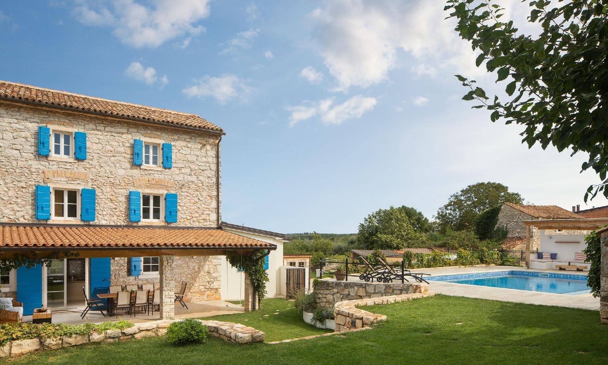 Cepljani House | Villa Flavia Traditional stone house with a pool
