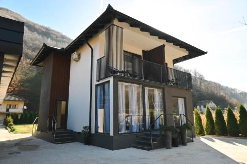 Jezero House | Villa Fluviale
