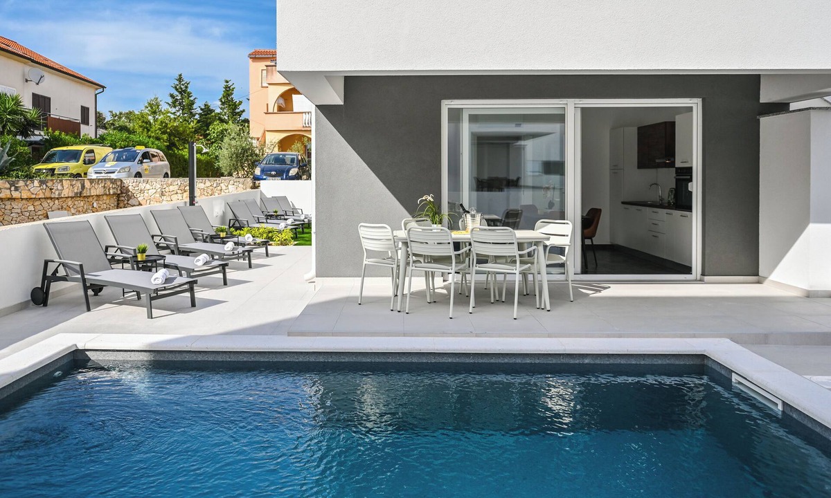 Zrce Villa | Villa for 20 with Private Pool