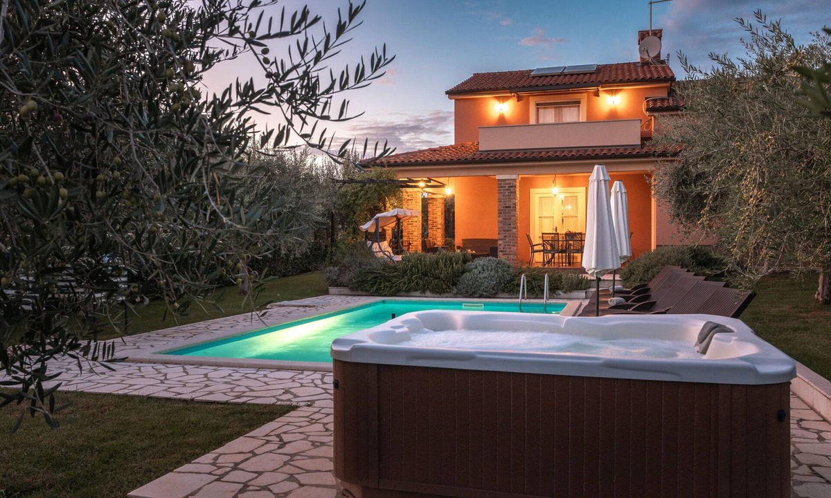 Kastelir Villa | Villa for 8 people, pool, jacuzzi, panoramic sea view, large garden