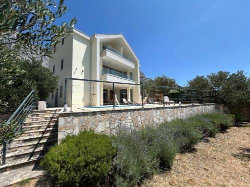 Bast House | Villa in a quiet area - Private Pool - Sport - Starlink - BBQ