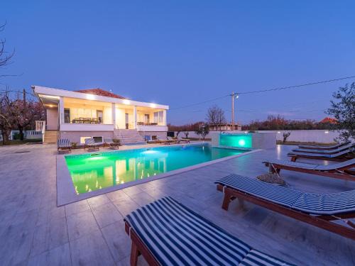 Galovac House | Villa in Galovac with Pool near Zadar