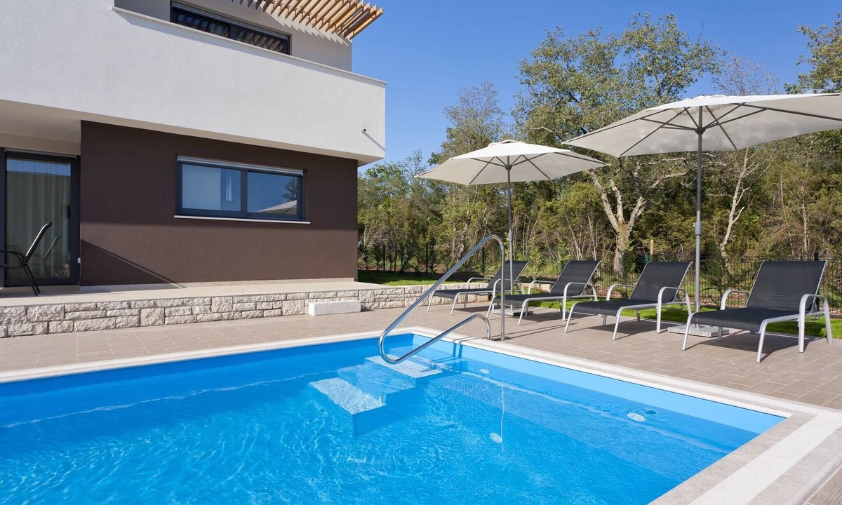 Karigador Villa | Villa in Novigrad with Pool & Rooftop Terrace