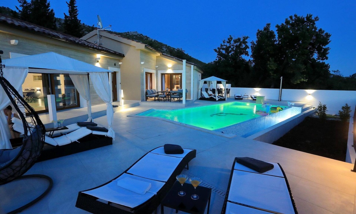 Starigrad Villa | Villa in Starigrad with heated pool