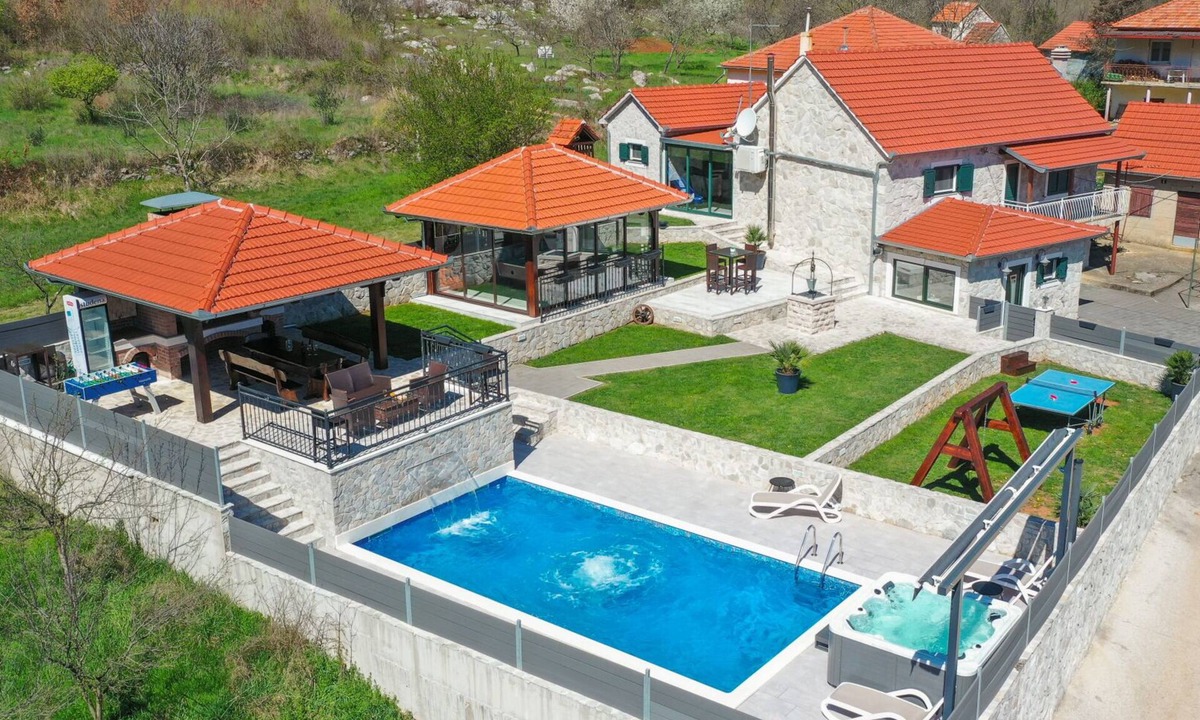 Sinj Villa | Villa Ivandvor in Split by Villas Guide
