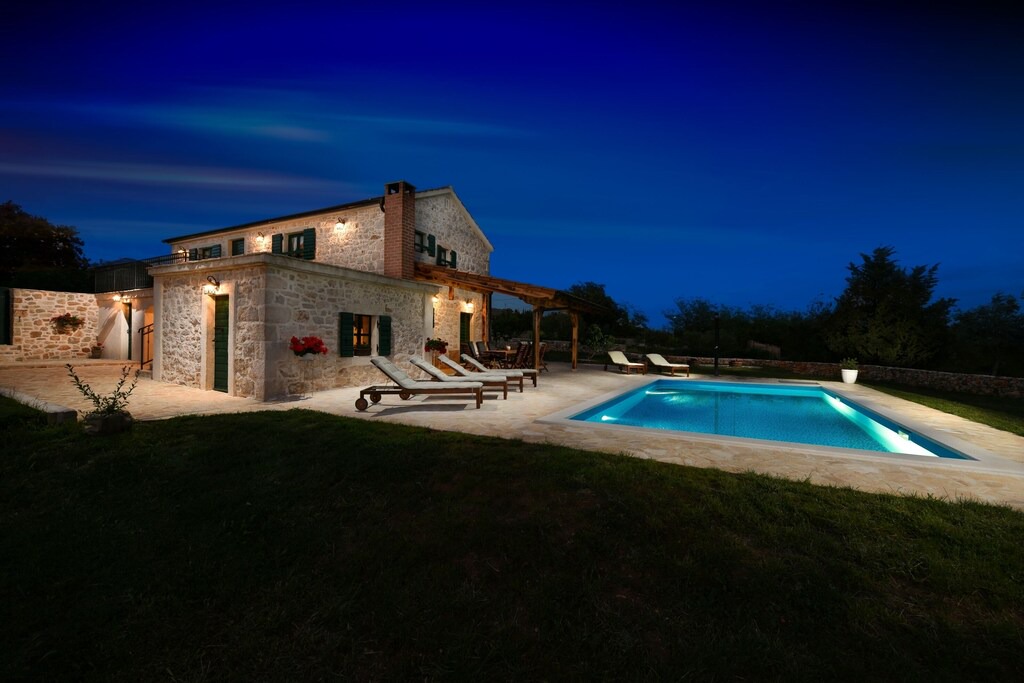 Slivnica Villa | Villa Jerolim, 3 bedroom, 2 bathroom, private pool, garden, privacy, rural