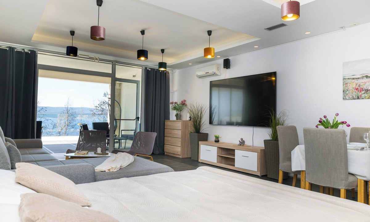 Mimice Apartment | Villa Jolara - Luxury Apartment By The Pool