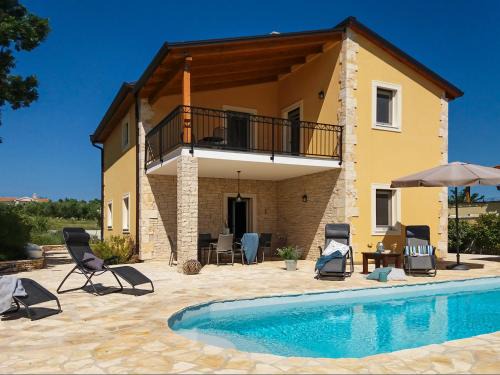 Tar Villa | Villa Jomi