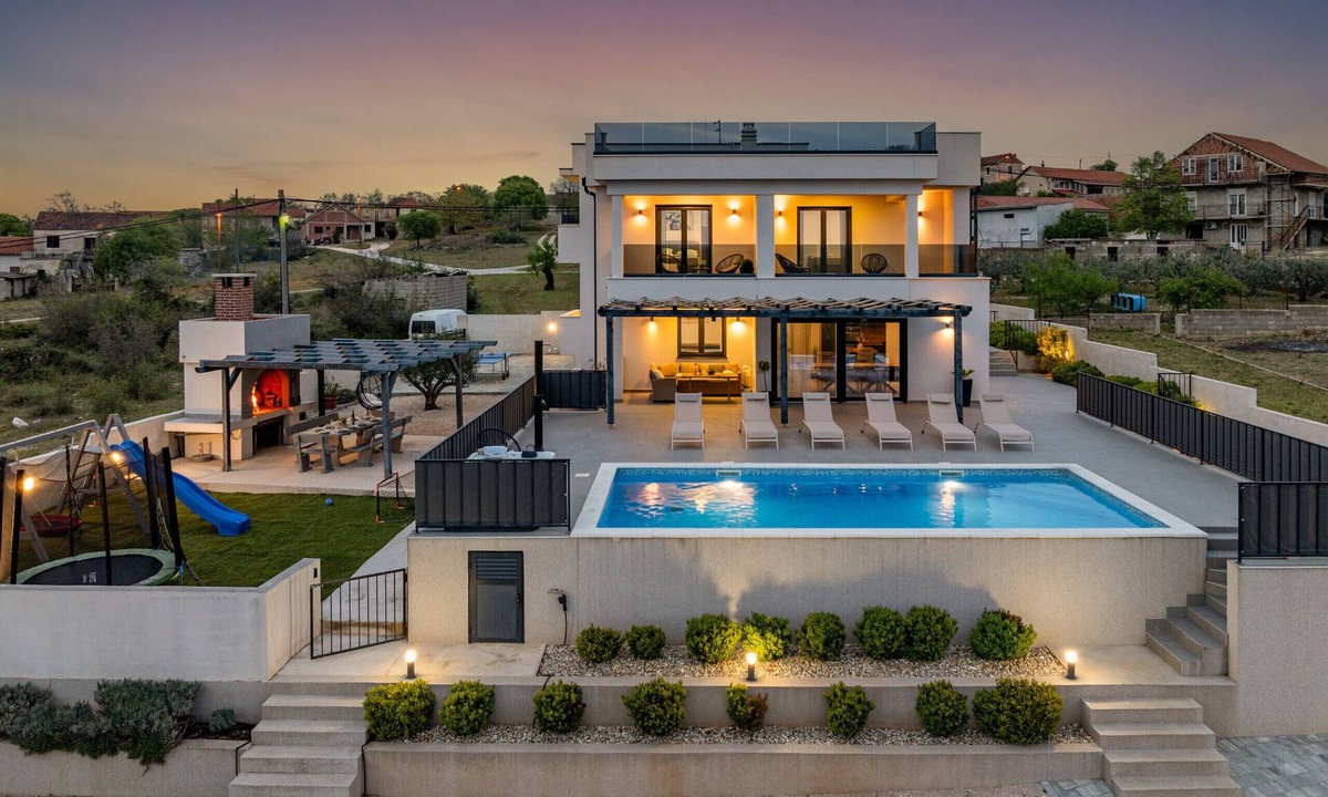Tinj Villa | Villa Katarina with pool and jacuzzi
