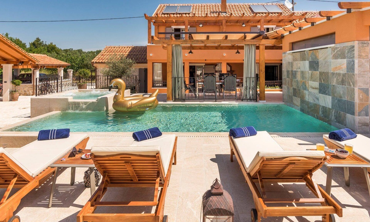 Bicine Villa | Villa Klementina - Three Bedroom Villa, Sleeps 6