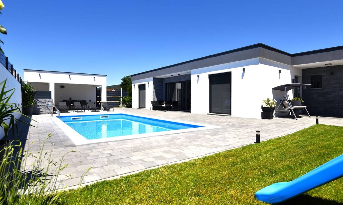 Prolozac Villa | Villa Kristina - Makarska by Villas Guide