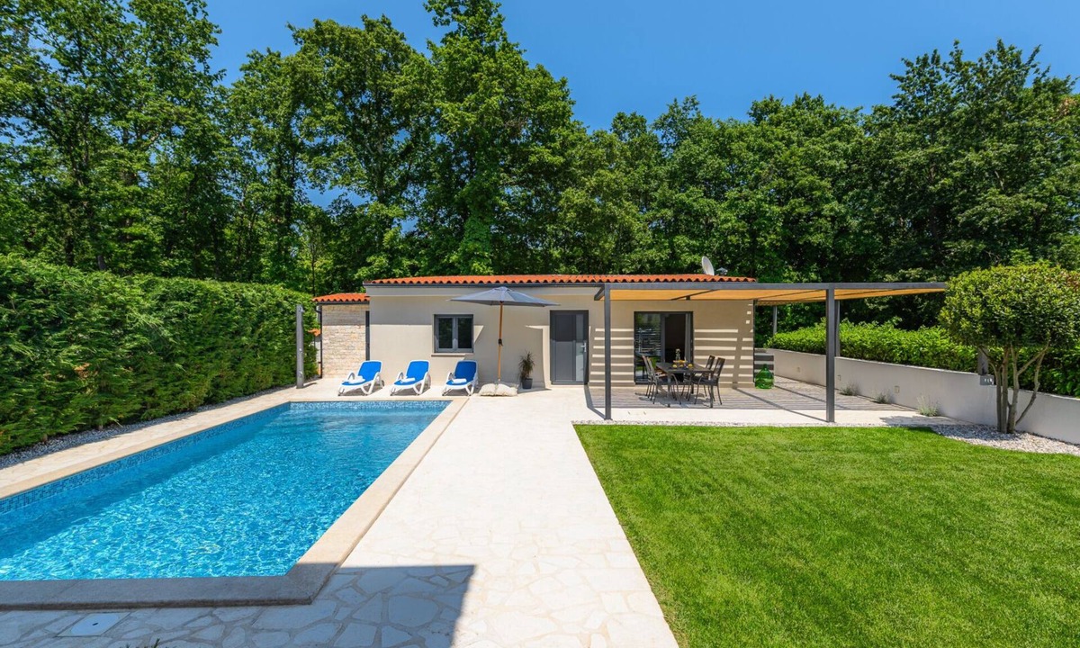 Susnjici Villa | Villa Lakora by Villas Guide