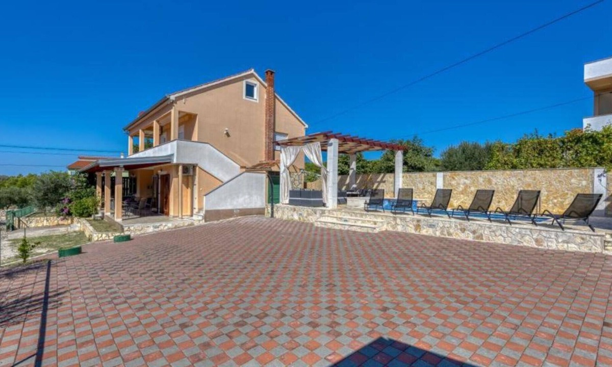 Sveti Filip i Jakov Villa | Villa Lara With Pool And Sea View - Four Bedroom Villa With Pool And Sea View