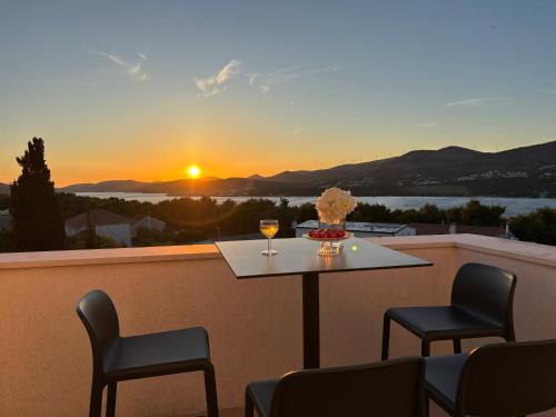 Okrug Donji Villa | Villa LeANN