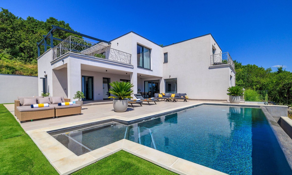 Sveta Jelena Villa | Villa Levant for 10 people near Opatija with jacuzzi & sea view