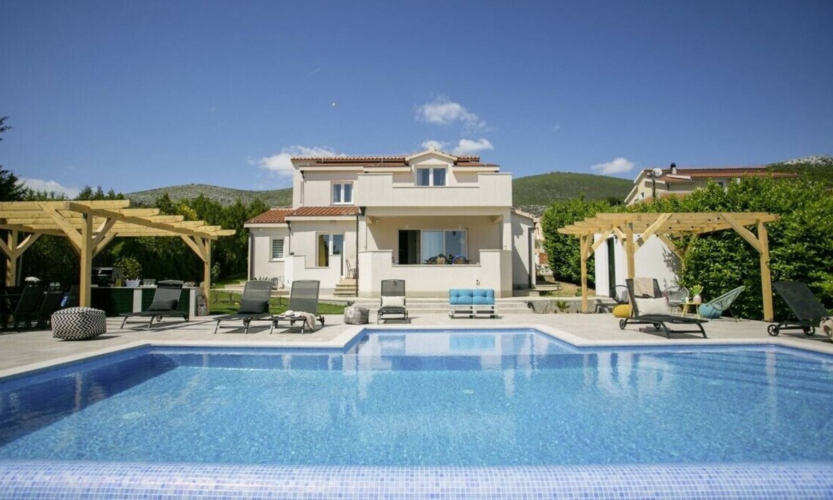 Plano Villa | Villa Longo in Plano - Haus für 6-7 Personen