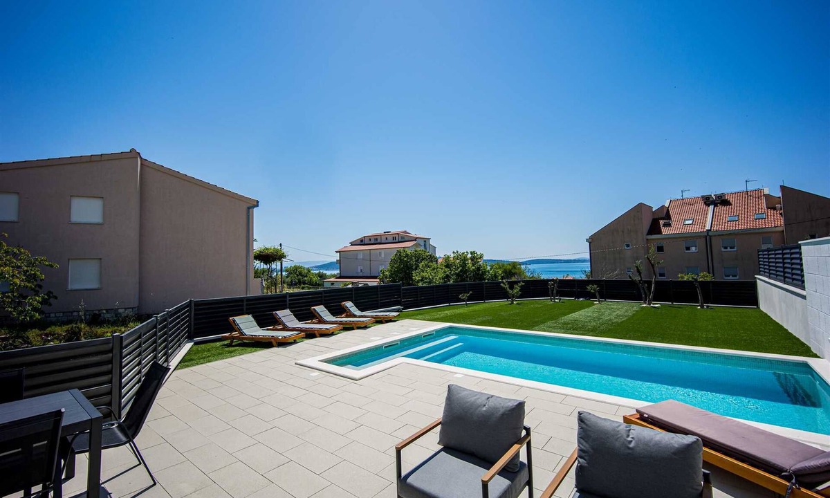 Kastel Kambelovac Villa | Villa Lucis Kaštela | Private Pool and sea view Villa near Split
