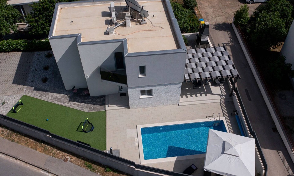 Brodarica Villa | Villa Lumaka Sun by Villas Guide