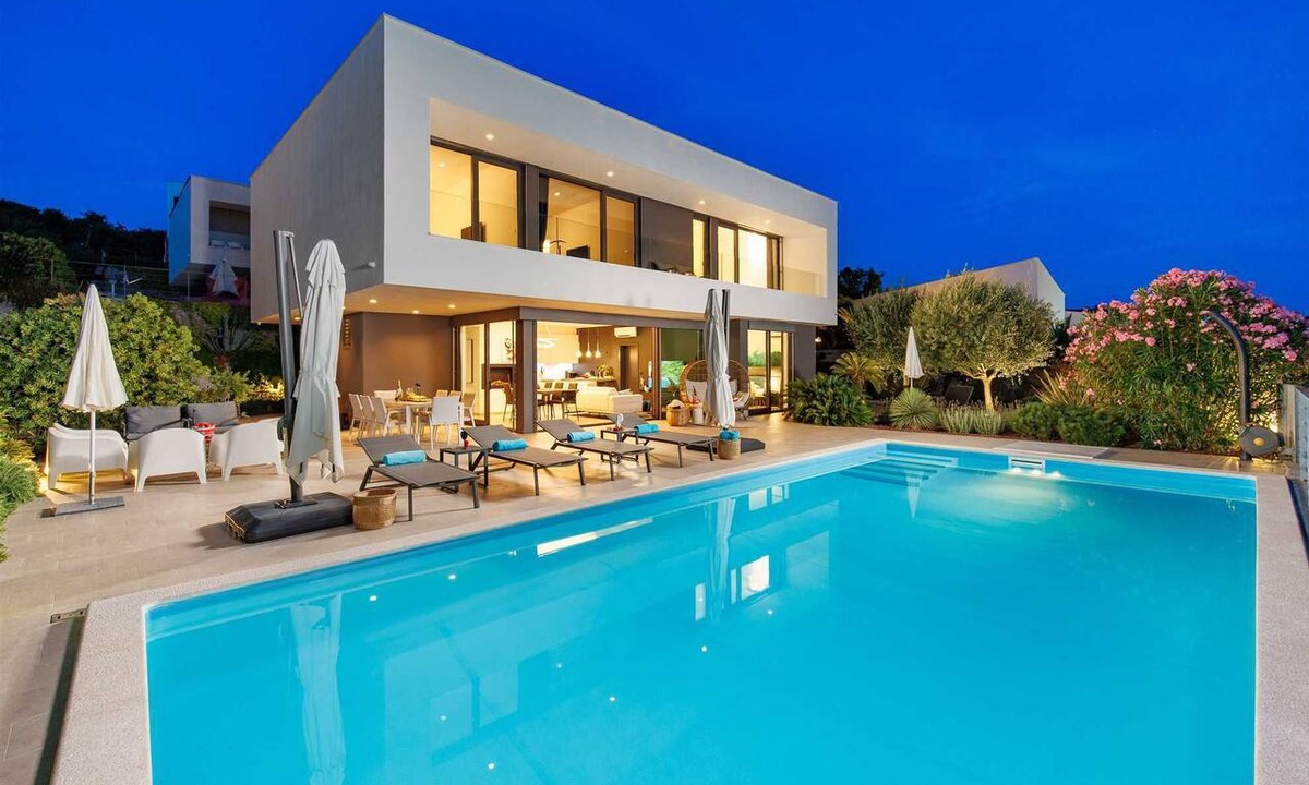 Marsici Villa | Villa LUXOR with heated pool