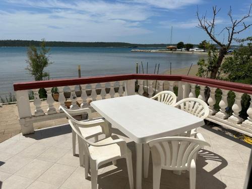 Ljubac Apartment | Villa M, 4 Persons zapad on the beach, ground floor