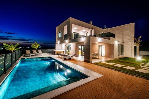 Debeljak Villa | Villa Maluja