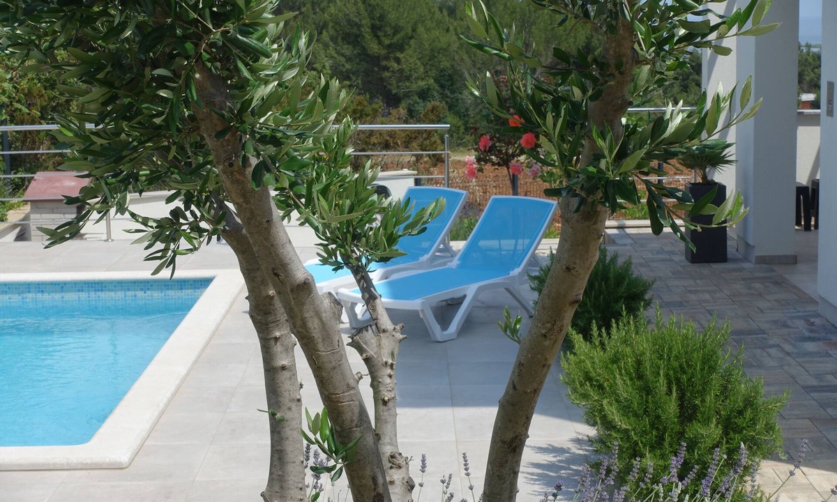 Liznjan Villa | Villa Mare - 10-meter pool, 4 bedrooms and bathrooms, ocean view, 5 min. from the ocean