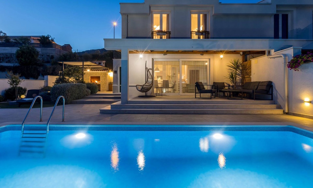 Kastel Kambelovac House | Villa Meerjungfrau by Interhome