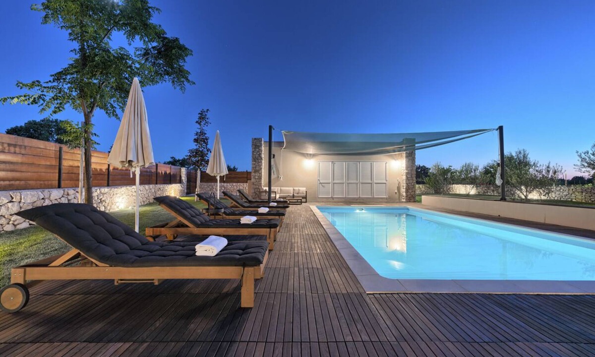 Sibenik Villa | Villa Meli - Six Bedroom Villa, Sleeps 12