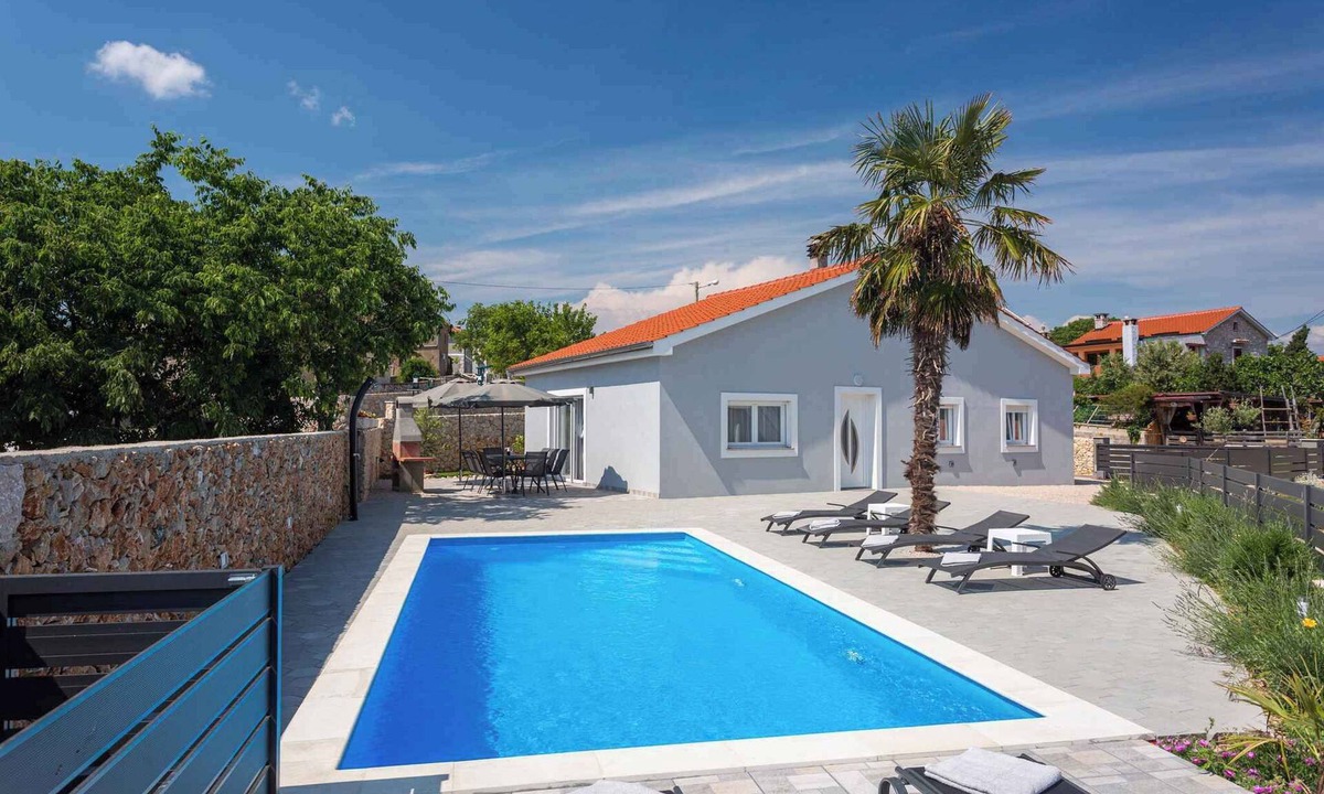 Garica Villa | Villa Mia with pool in Garica