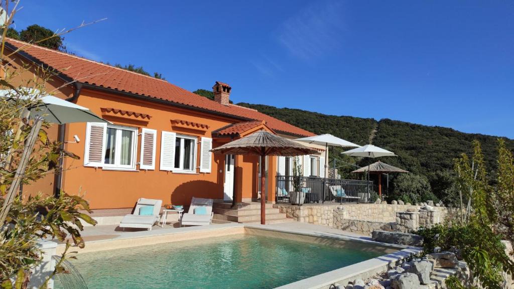 Miholascica Villa | Villa Miholascica 3 in Island Cres by Villas Guide